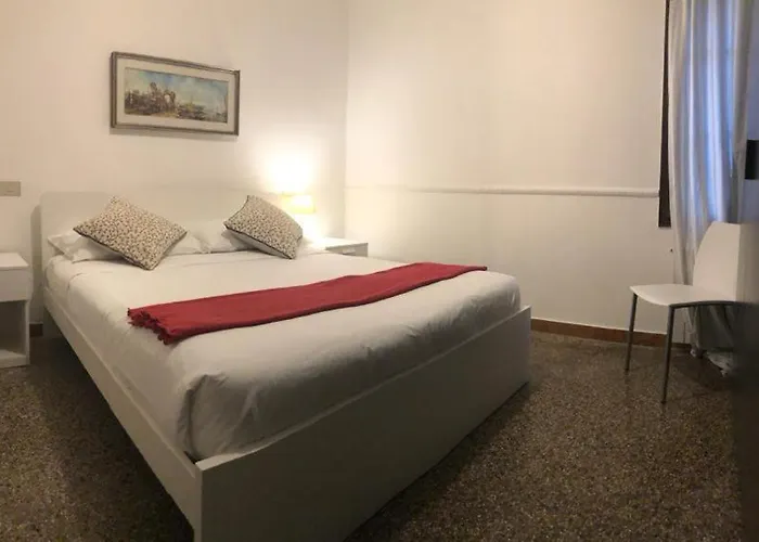 Castello First Apartamento *