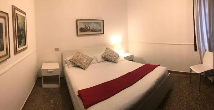 Castello First Apartamento