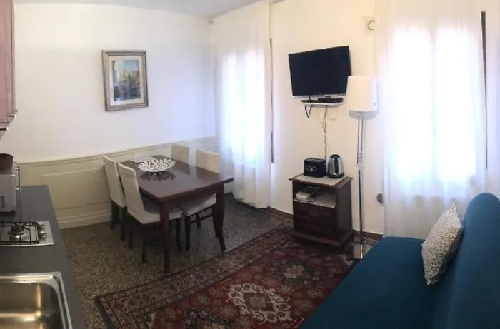 Castello First Apartmán